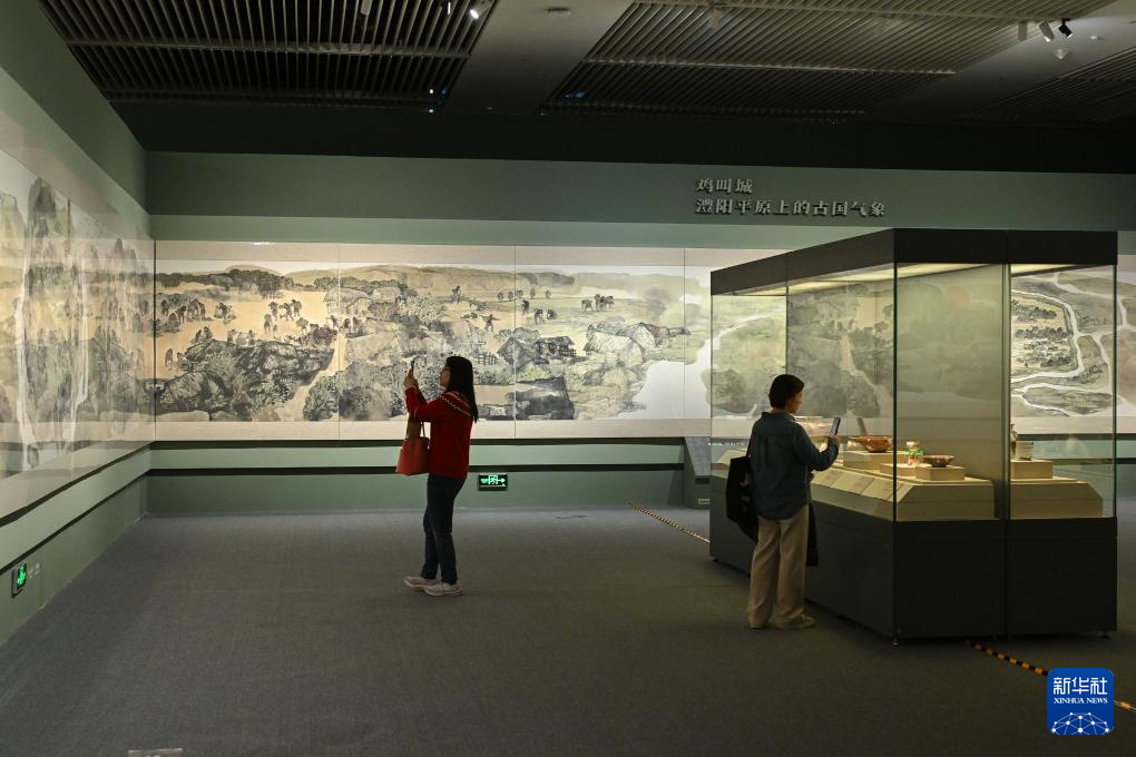 “萬古長(zhǎng)歌——湖南史前文明圖卷展”在中國(guó)國(guó)家博物館開幕