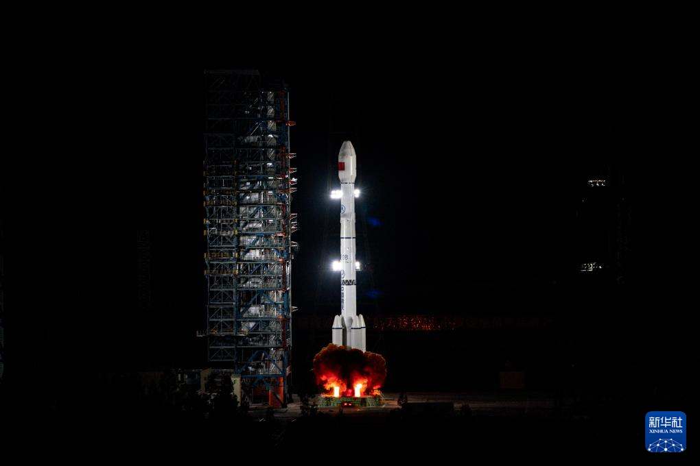 我國成功發射中星10R衛星