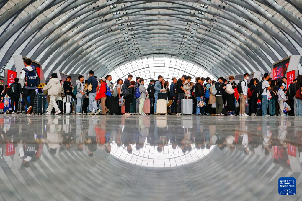 鐵路“五一”假期運輸旅客發送量累計超1億人次
